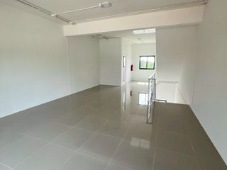 出租 3 卧室 商业空间 在 Bang Sao Thong, Samut Prakan