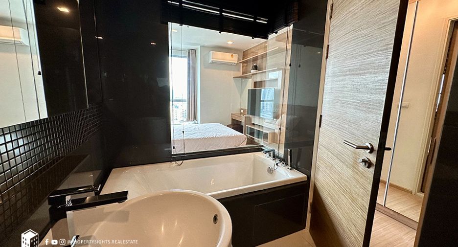 Condo en alquiler de 1 habitaciones en Phra Khanong, Bangkok