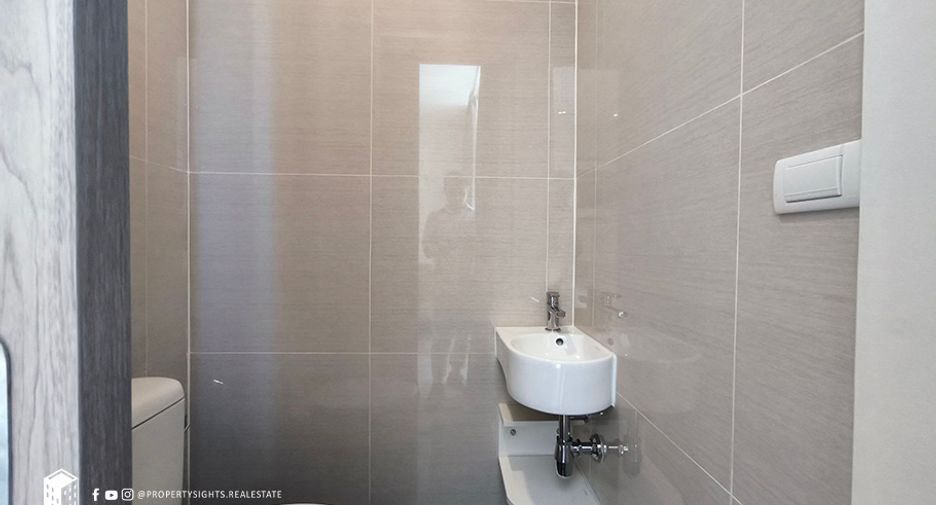 For sale 1 bed condo in Khlong Toei, Bangkok