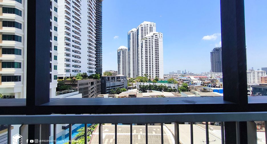 For sale 2 bedrooms condo in Khlong Toei, Bangkok