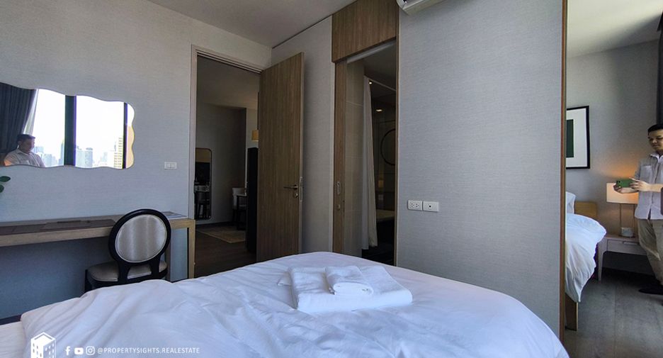 For sale 2 bedrooms condo in Khlong Toei, Bangkok