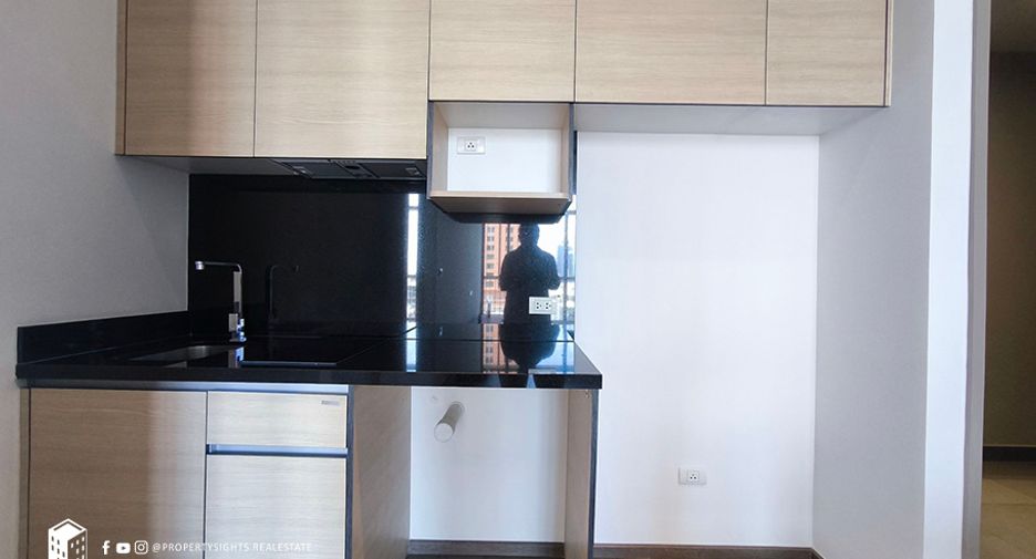 Condo en venta de 2 habitaciones en Khlong Toei, Bangkok