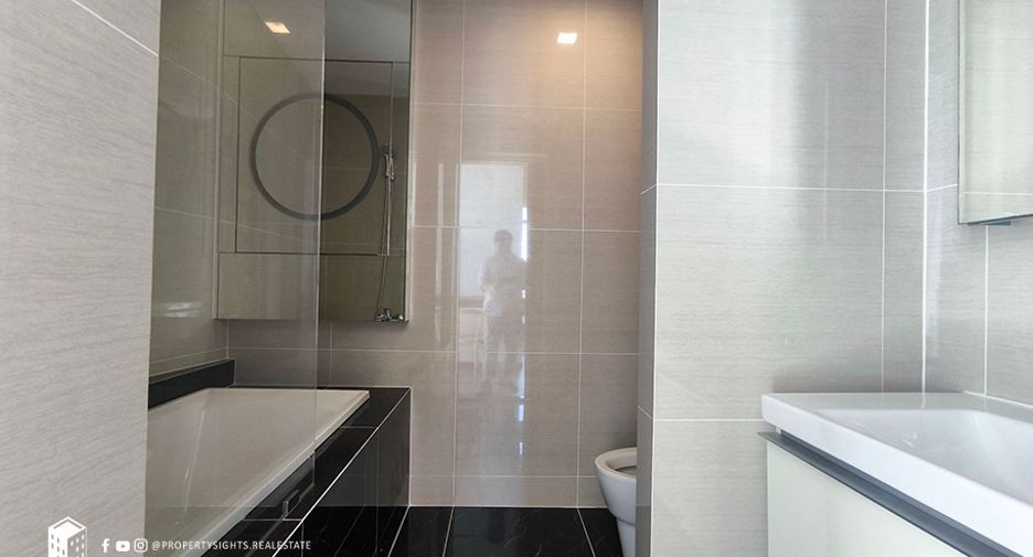 Condo en venta de 2 habitaciones en Khlong Toei, Bangkok