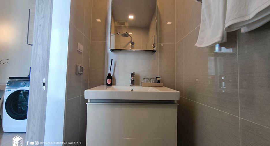 For sale 1 bed condo in Khlong Toei, Bangkok