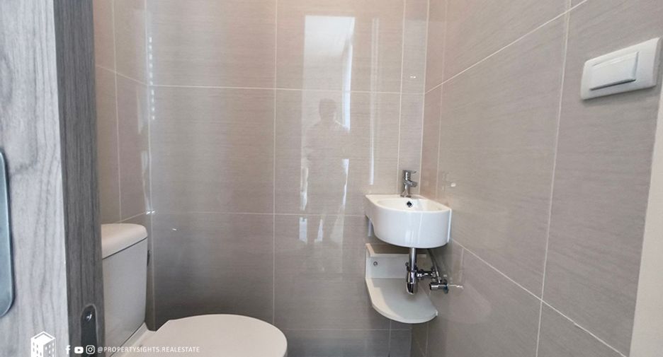 For sale 1 bed condo in Khlong Toei, Bangkok