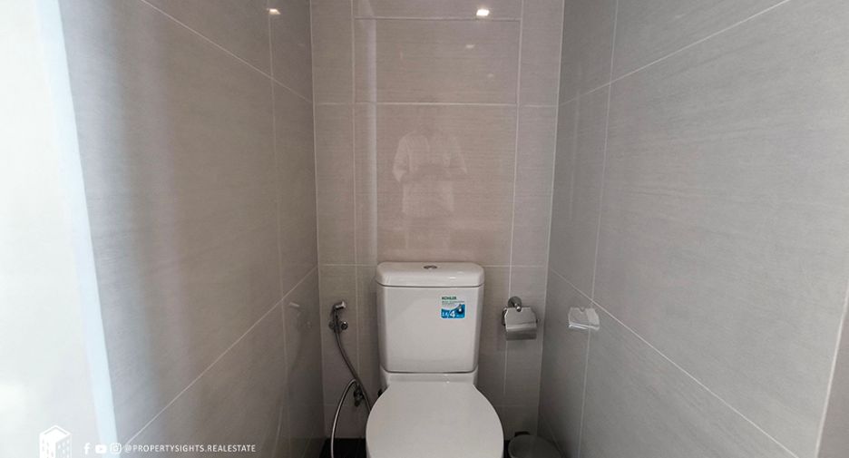For sale 2 bedrooms condo in Khlong Toei, Bangkok
