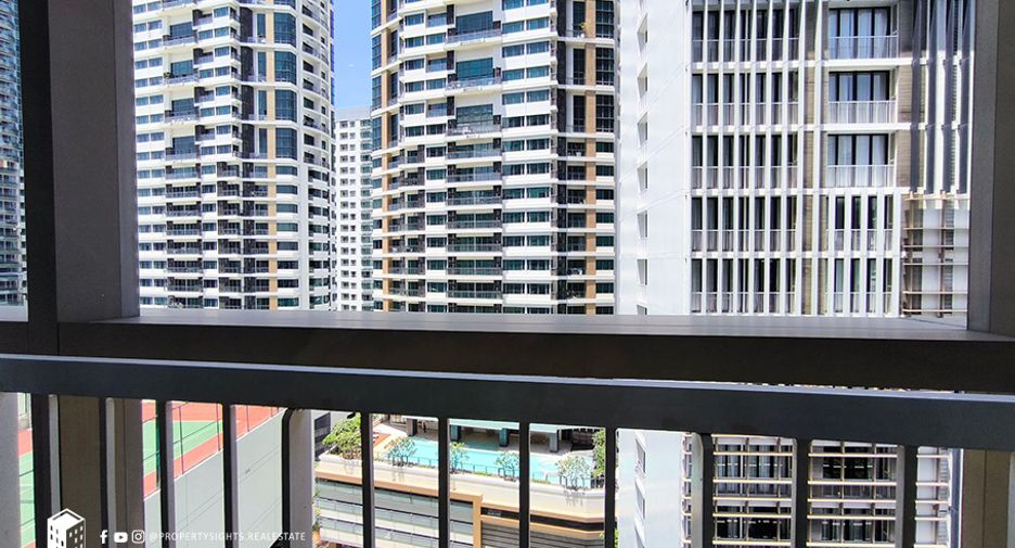 For sale 2 bedrooms condo in Khlong Toei, Bangkok
