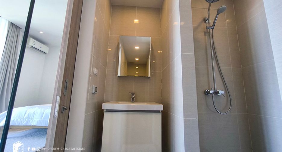 For sale 2 ベッドルーム condo in Khlong Toei, Bangkok