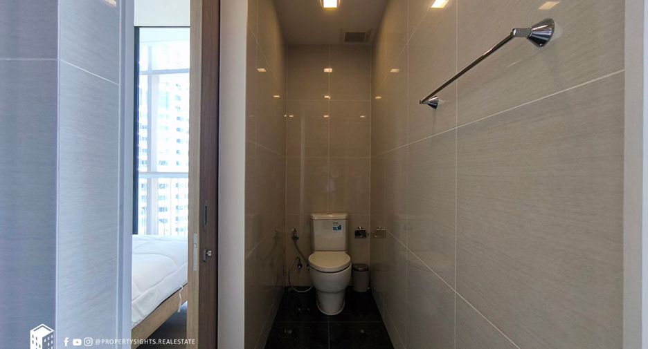 For sale 2 ベッドルーム condo in Khlong Toei, Bangkok