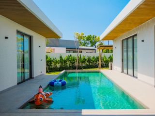 À louer 4 chambres villa à Mueang Phuket, Phuket