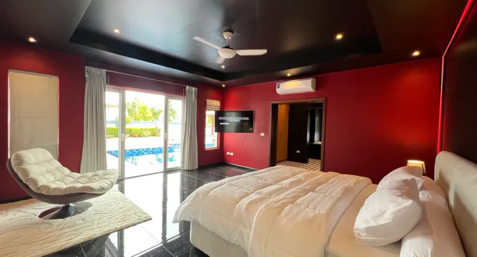 For rent and for sale 4 bedrooms house in Bang Lamung, Chonburi