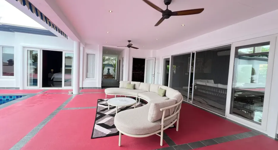 For rent and for sale 4 bedrooms house in Bang Lamung, Chonburi