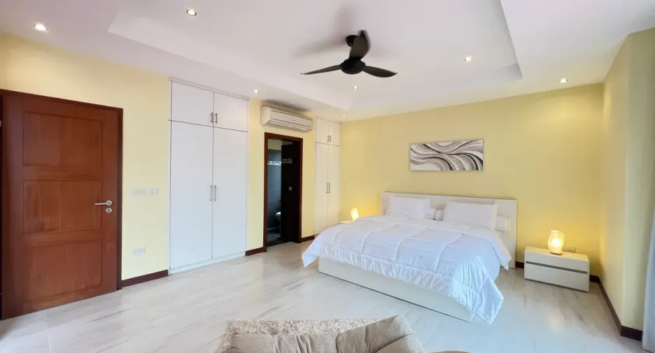 For rent and for sale 4 bedrooms house in Bang Lamung, Chonburi