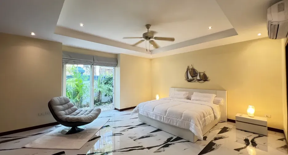 For rent and for sale 4 bedrooms house in Bang Lamung, Chonburi