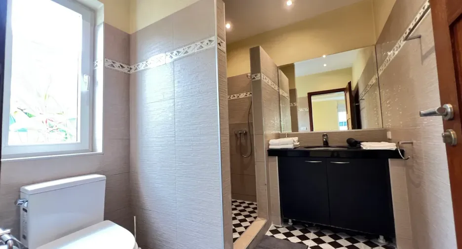 For rent and for sale 4 bedrooms house in Bang Lamung, Chonburi