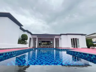 For Rent 4 Bedroom House In Bang Lamung, Chonburi