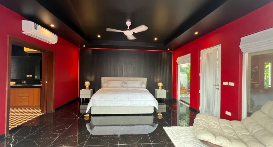 For rent and for sale 4 bedrooms house in Bang Lamung, Chonburi