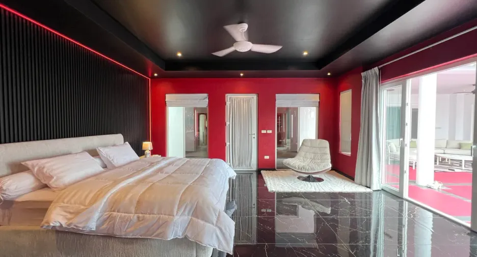 For rent and for sale 4 bedrooms house in Bang Lamung, Chonburi