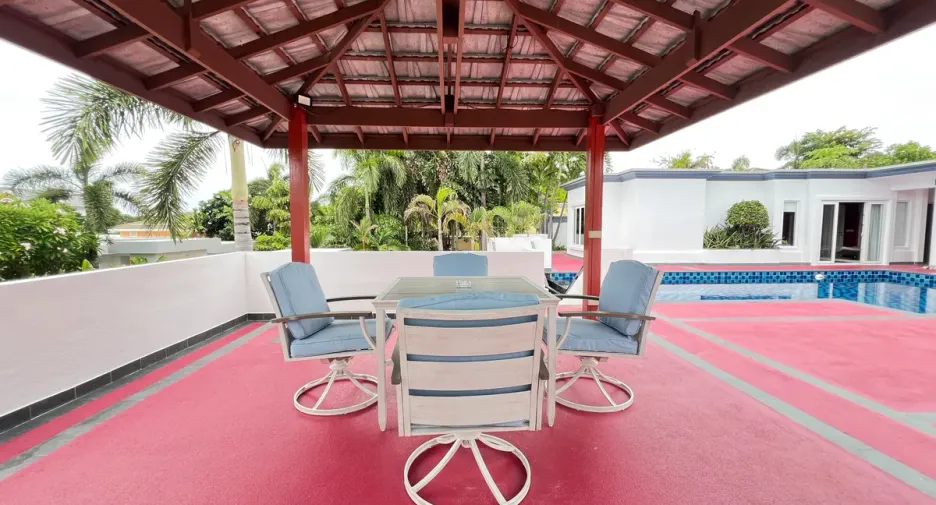 For rent and for sale 4 bedrooms house in Bang Lamung, Chonburi