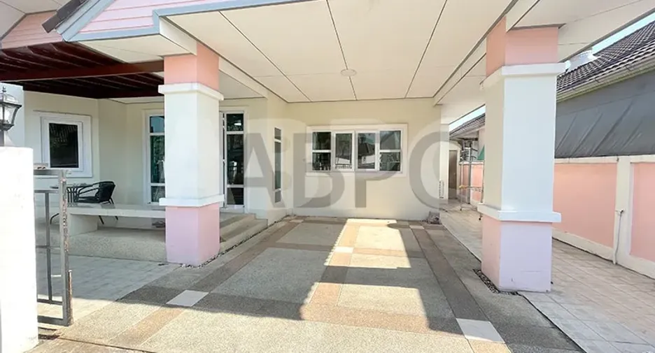 For rent and for sale 3 bedrooms house in Bang Lamung, Chonburi