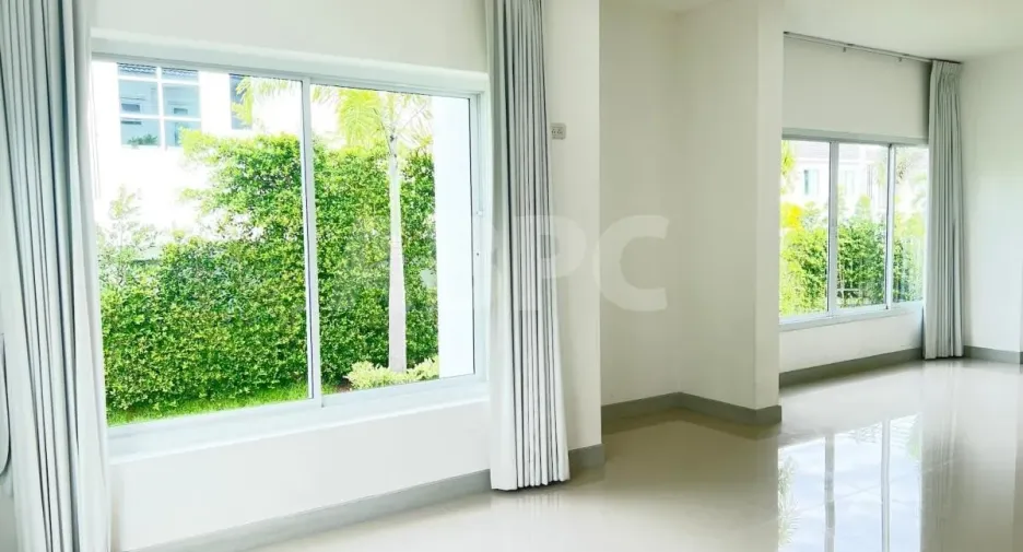 For rent and for sale 3 bedrooms house in Bang Lamung, Chonburi