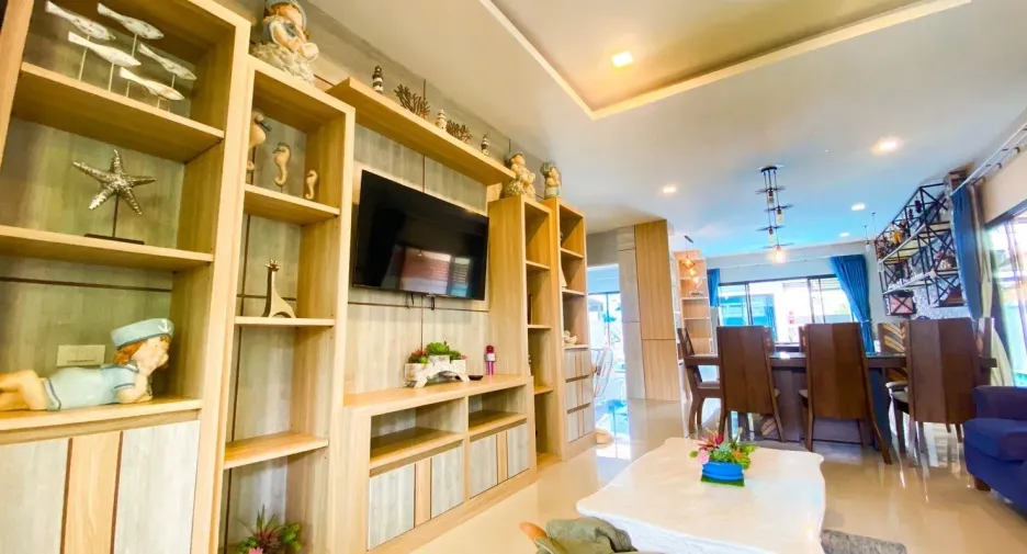 For sale 3 bedrooms villa in Mueang Krabi, Krabi