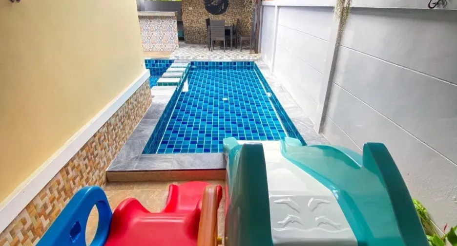 For sale 3 bedrooms villa in Mueang Krabi, Krabi