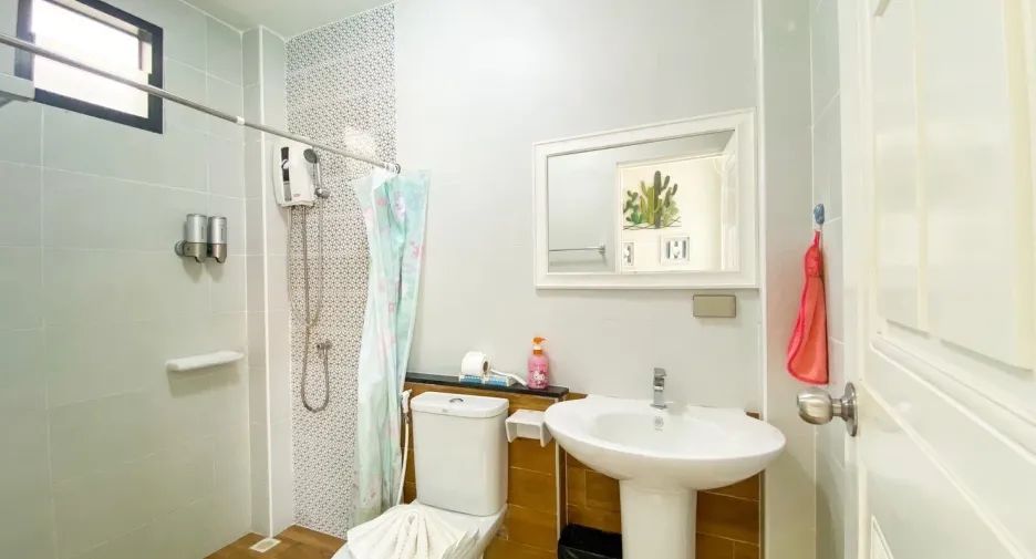 For sale 3 bedrooms villa in Mueang Krabi, Krabi