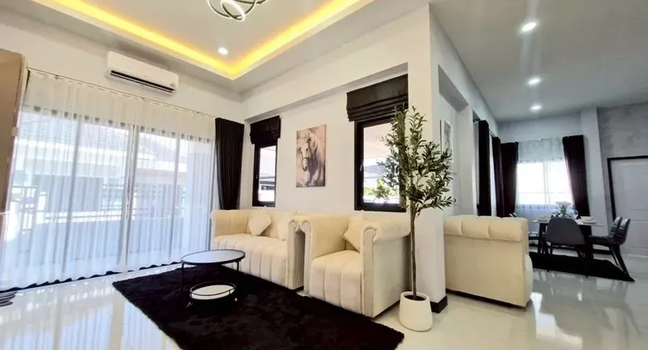 For rent and for sale 3 bedrooms house in Bang Lamung, Chonburi