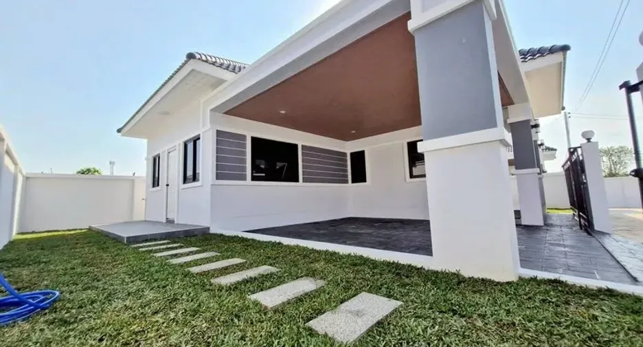 For rent and for sale 3 bedrooms house in Bang Lamung, Chonburi