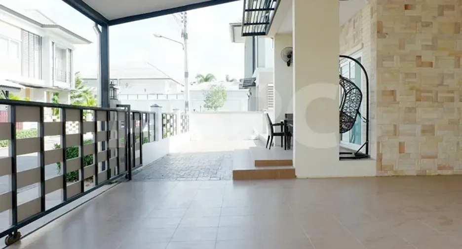 For rent and for sale 3 bedrooms house in Bang Lamung, Chonburi