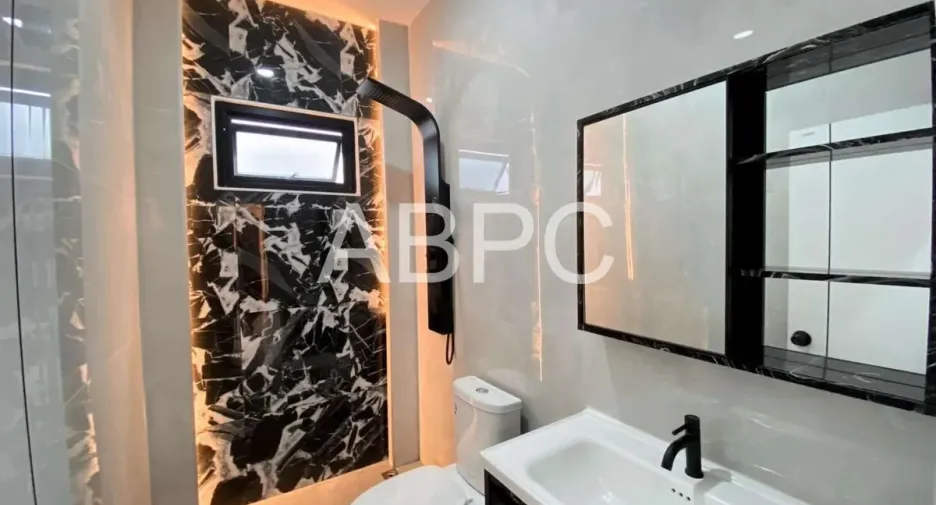 For rent and for sale 4 bedrooms house in Bang Lamung, Chonburi