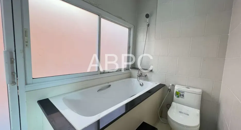 For rent and for sale 2 bedrooms house in Bang Lamung, Chonburi