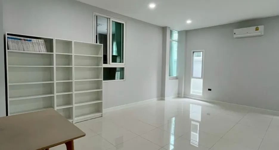 For rent 3 bedrooms house in Bang Lamung, Chonburi