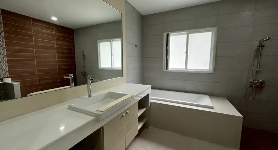 For rent 3 bedrooms house in Bang Lamung, Chonburi
