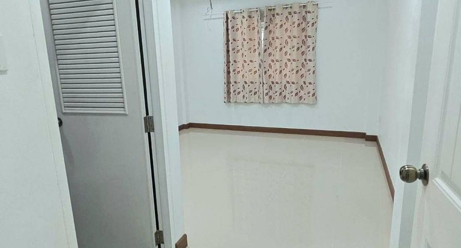Продажа 2 спальни таунхаус в Банг Ламунг, Чонбури