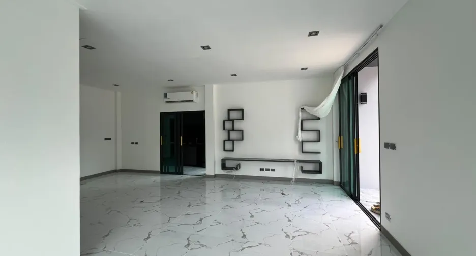 For sale 2 bedrooms villa in Mueang Phuket, Phuket