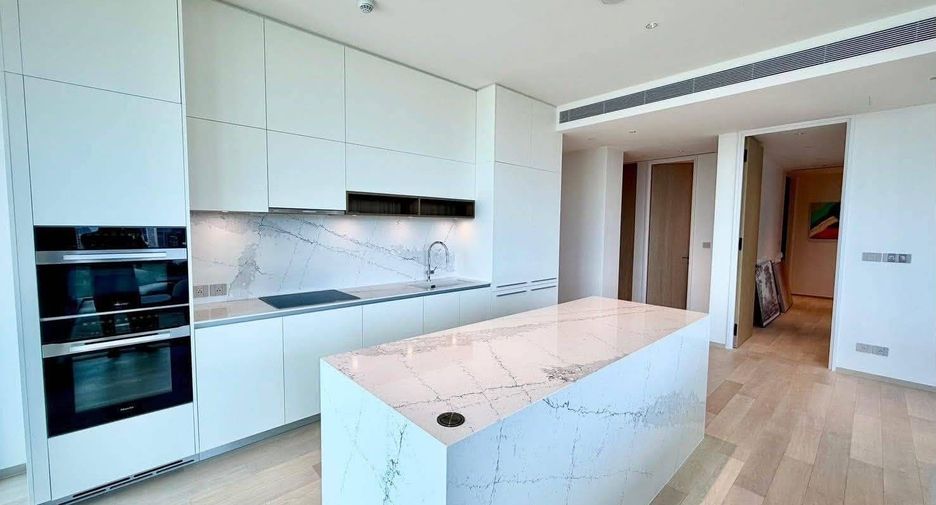 For rent 3 ベッドルーム condo in Sathon, Bangkok