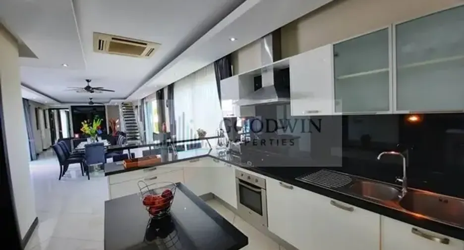 Haus zum Kauf mit 5 Zimmer in Jomtien, Pattaya
