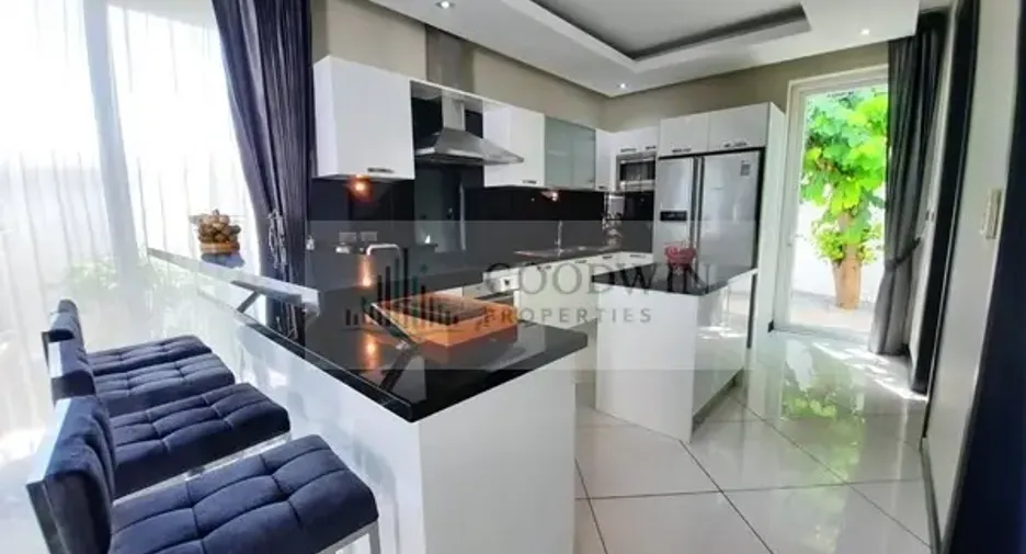Haus zum Kauf mit 5 Zimmer in Jomtien, Pattaya