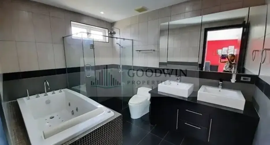 Haus zum Kauf mit 5 Zimmer in Jomtien, Pattaya