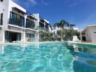 Casa adosada en venta de 2 habitaciones en Bang Lamung, Chonburi