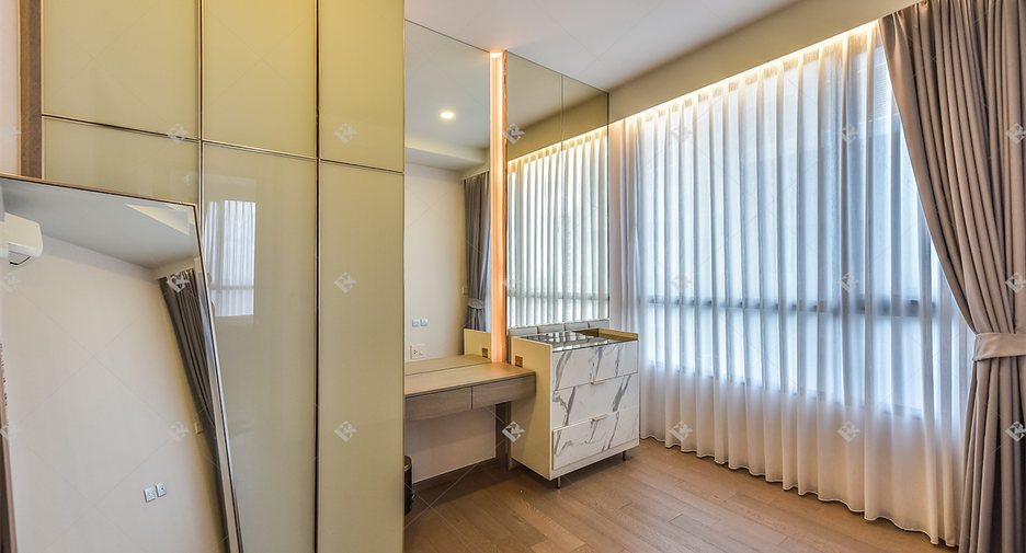 For rent 2 bedrooms condo in Ratchathewi, Bangkok