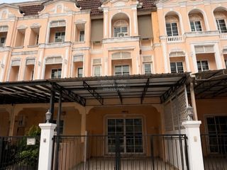 For sale 3 ベッドルーム townhouse in Phasi Charoen, Bangkok