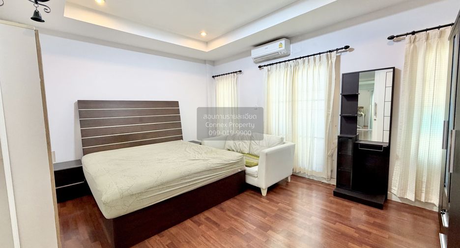 À vendre 3 chambres maison de ville à Phasi Charoen, Bangkok