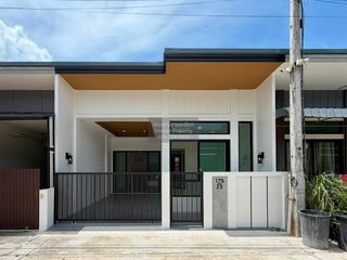 For sale 2 ベッドルーム townhouse in Thalang, Phuket