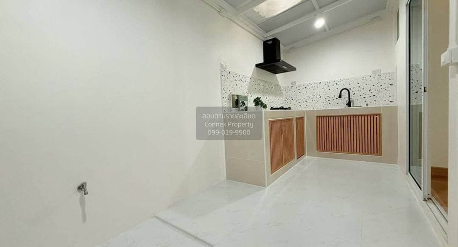 Reihenhaus zum Kauf mit 3 Zimmer in Bang Phli, Samut Prakan