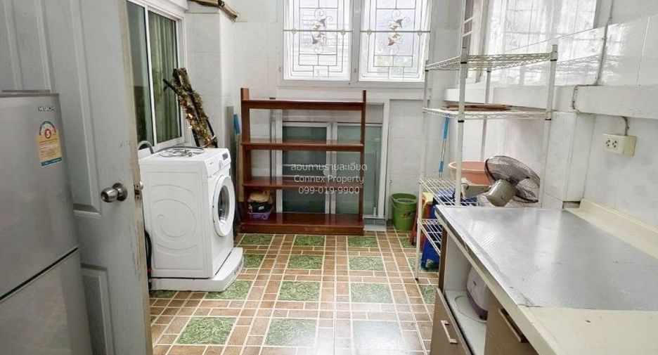 À vendre 4 chambres maison de ville à Pak Kret, Nonthaburi