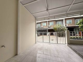 Reihenhaus zum Kauf mit 3 Zimmer in Bang Phli, Samut Prakan