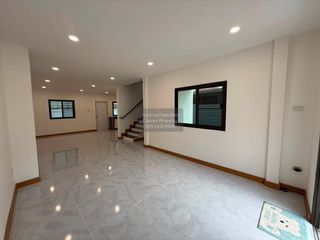 For sale 3 ベッドルーム townhouse in Prawet, Bangkok